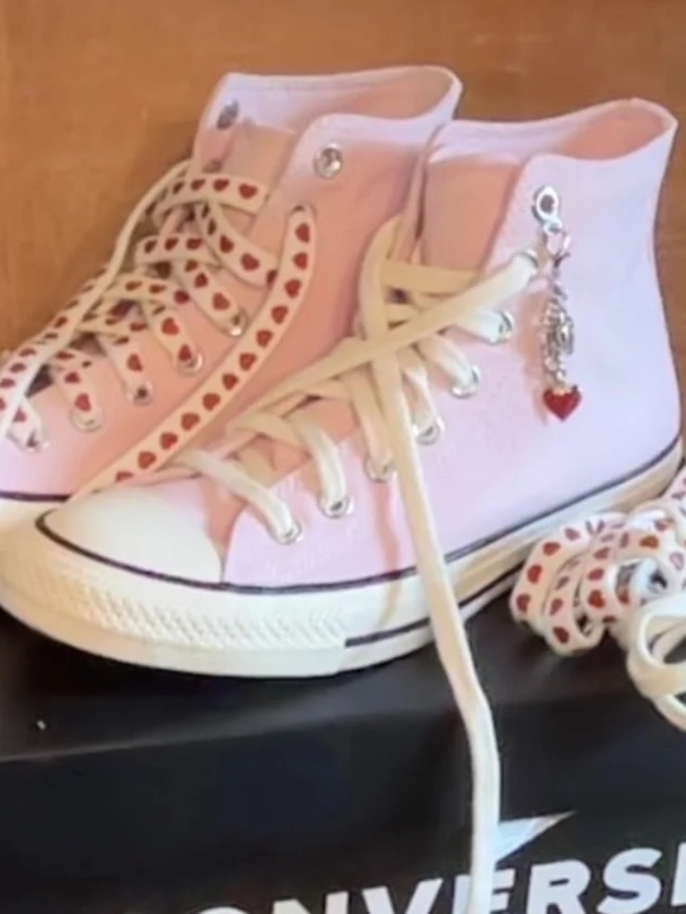 CONVERSE CHUCK TAYLOR ALL STAR HI-TOP SNEAKER VALENTINE DAY PINK/NEW FOUND BLOOM - Picture 5 of 11
